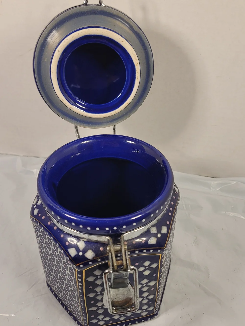 Vintage Pier 1 Imports Canister Moroccan Cobalt Blue &White Ceramic Latch (W)